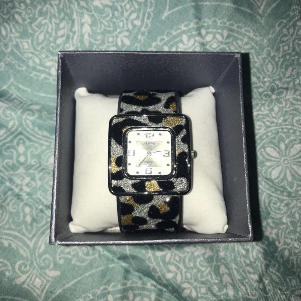 Women’s Leopard Strada Bangle Watch